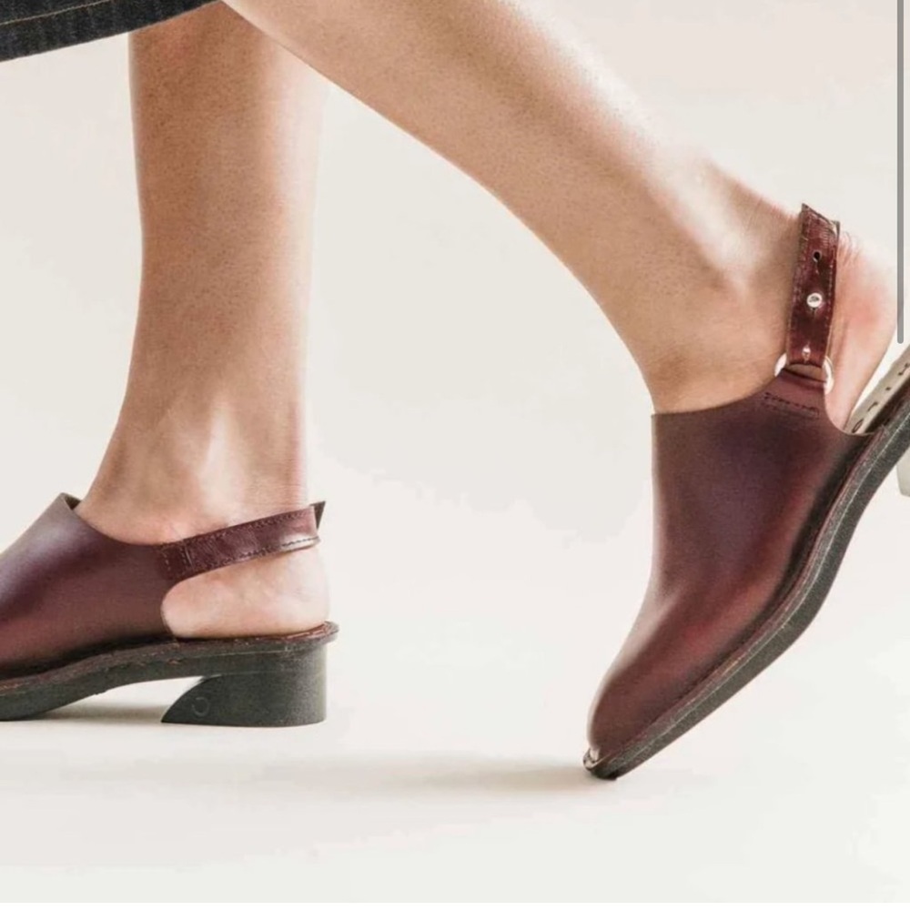 Hilos Aurora mules in Burgundy